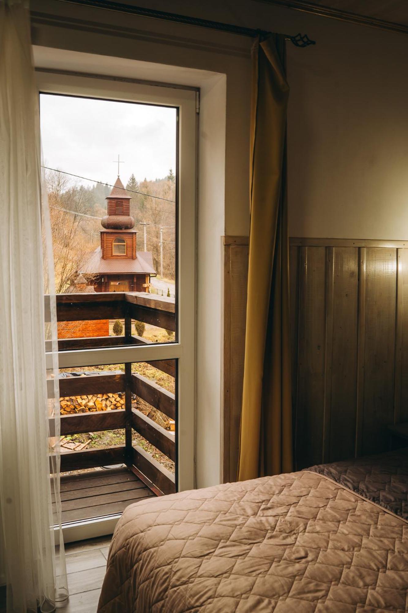 Sv Hotel&Camp Lazeshchyna Eksteriør billede