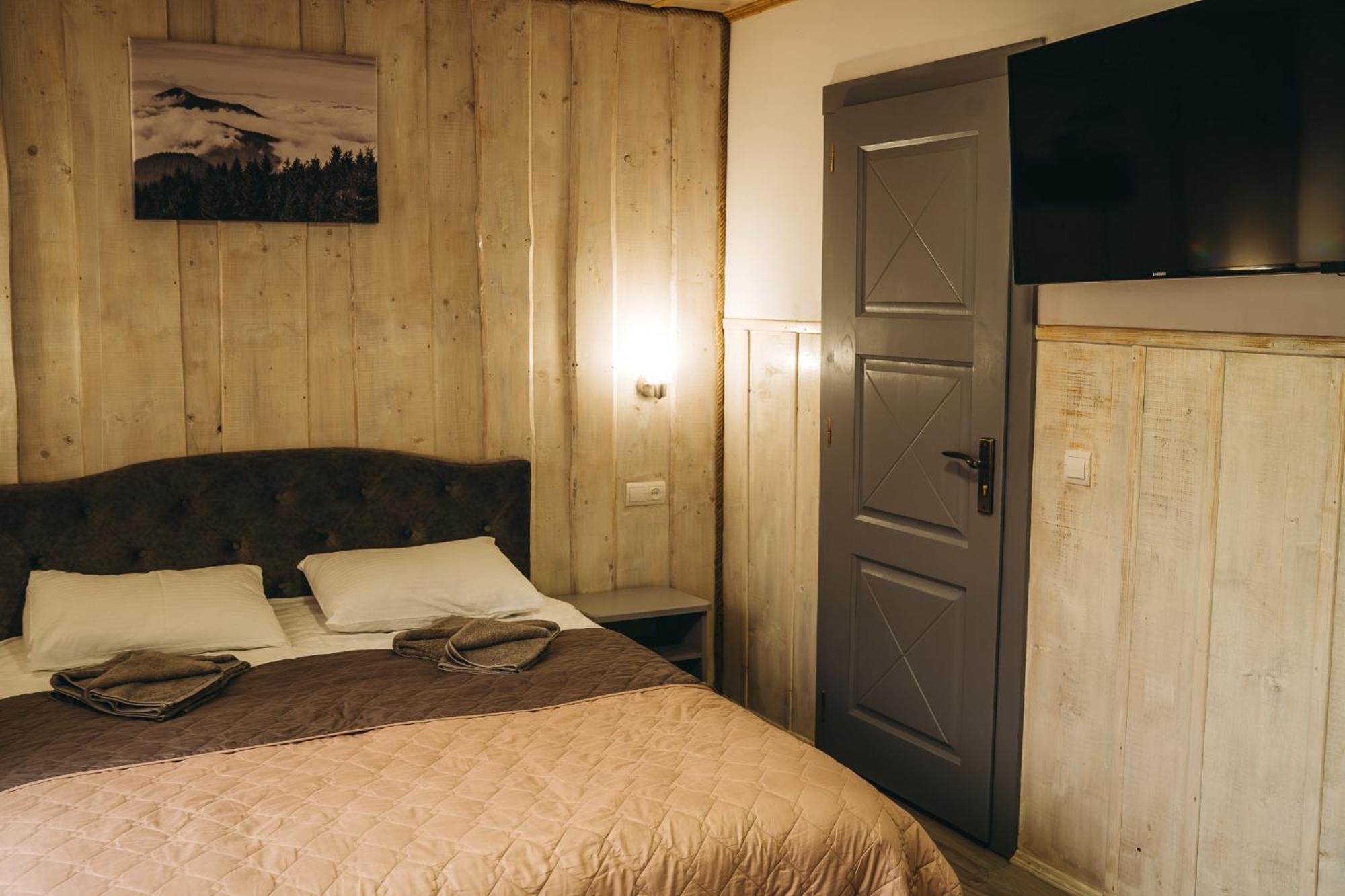 Sv Hotel&Camp Lazeshchyna Eksteriør billede