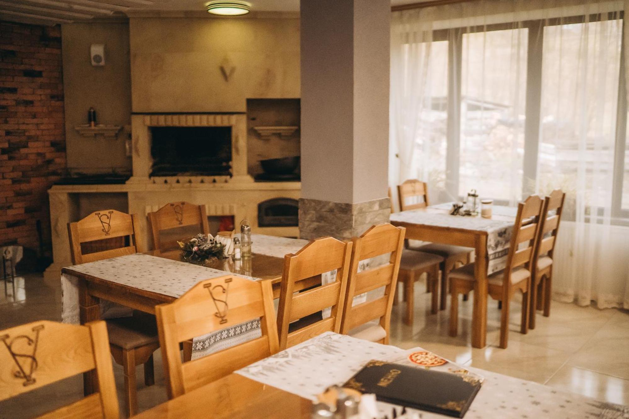 Sv Hotel&Camp Lazeshchyna Eksteriør billede