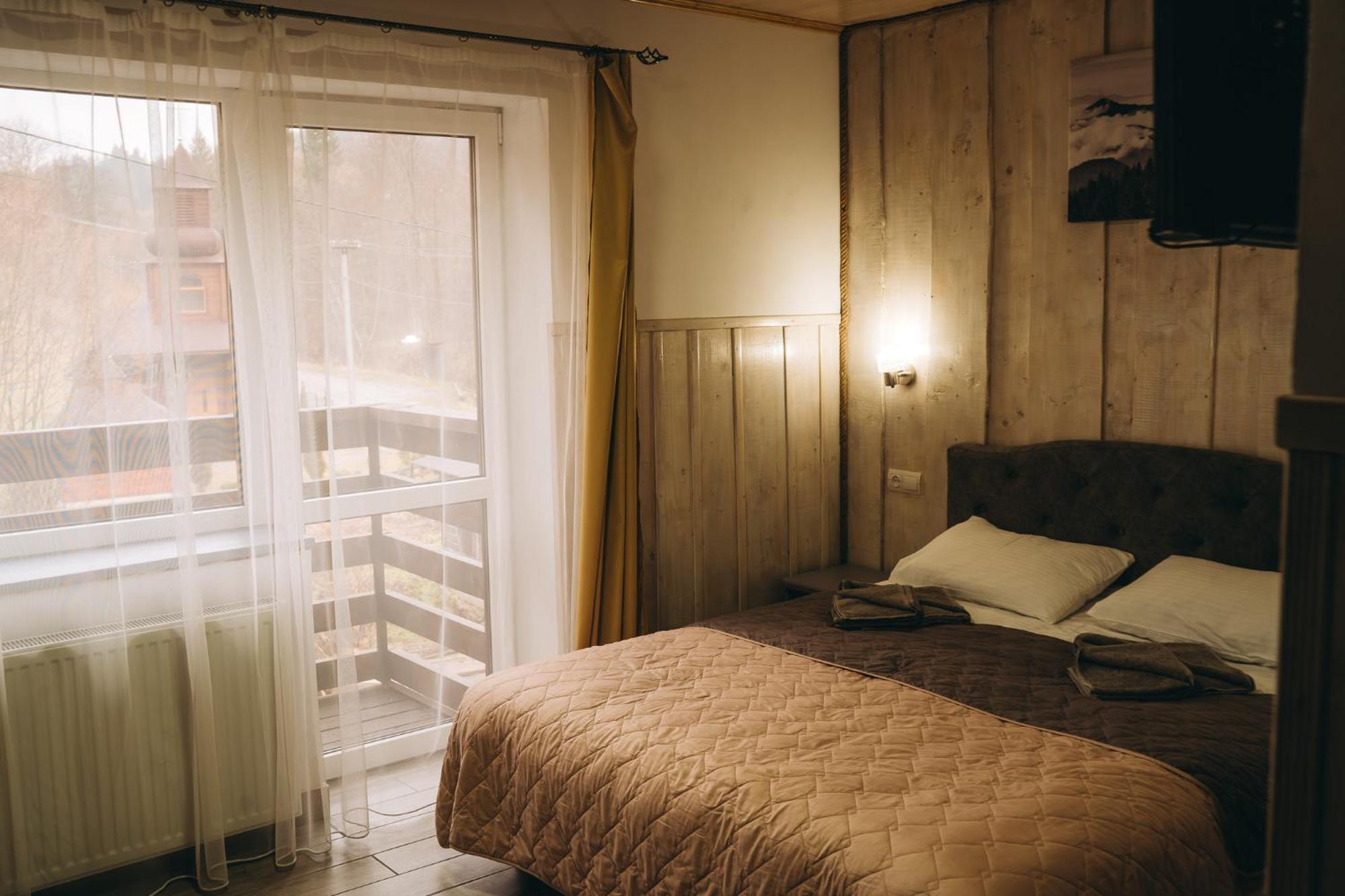 Sv Hotel&Camp Lazeshchyna Eksteriør billede