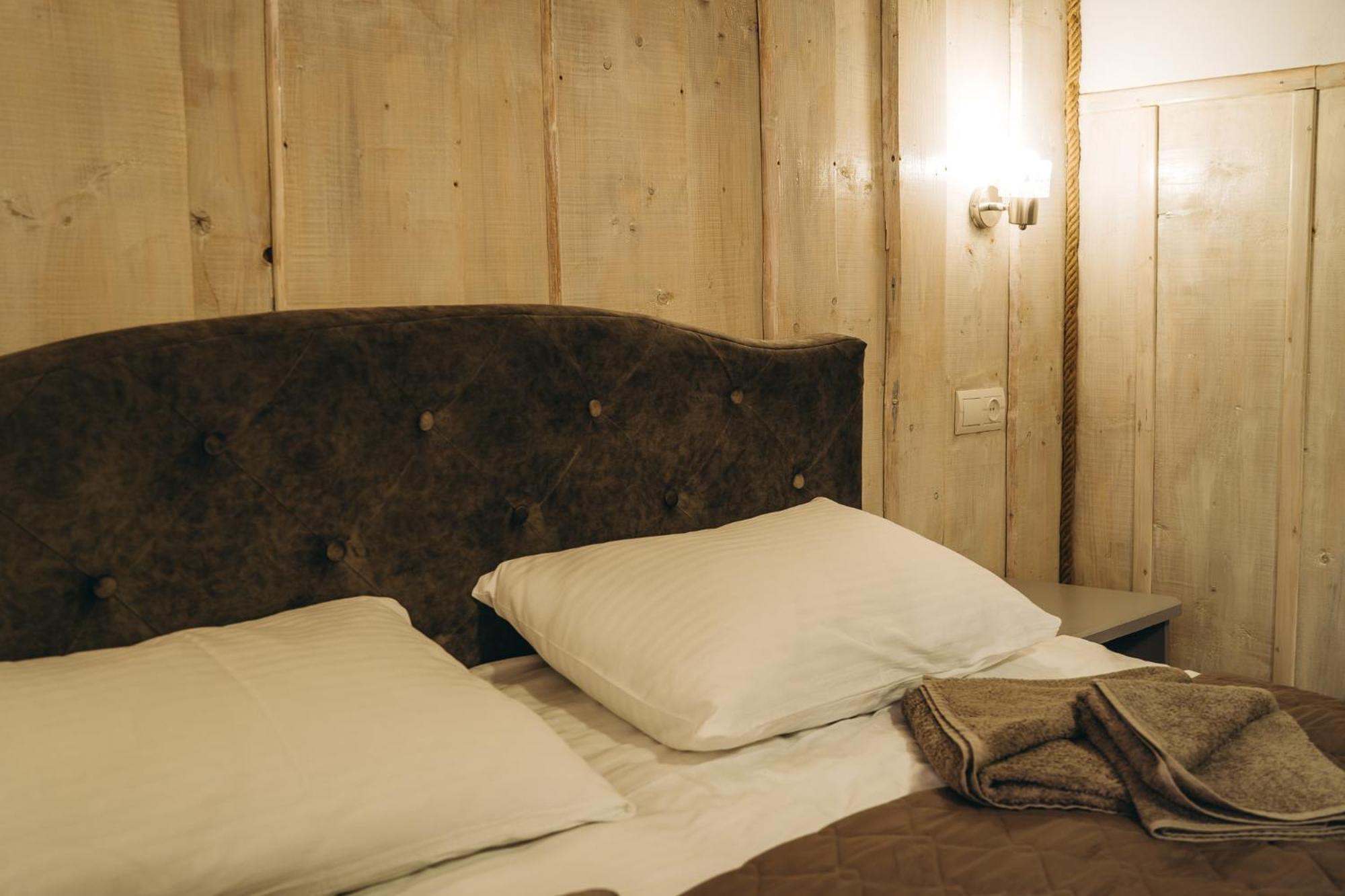 Sv Hotel&Camp Lazeshchyna Eksteriør billede